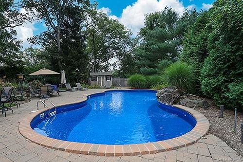 17 Harvard Dr, Woodbury, NY, 11797-3306 | Card Image