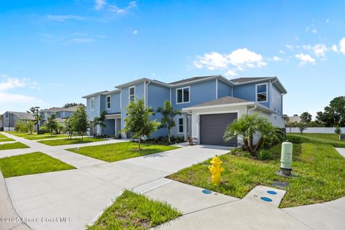 237 Hidden Woods Pl, Melbourne, FL, 32901-9042 | Card Image