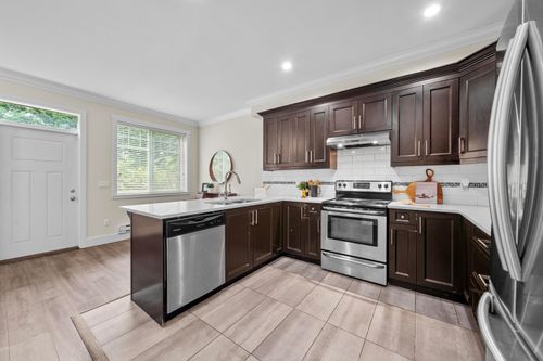 123-123 Guildford Dr, Surrey, BC, V3R7C6 | Card Image