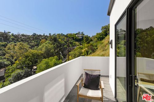 512 Rustic Dr, Los Angeles, CA, 90065-5062 | Card Image