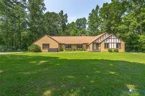 901 Oak Ln, Kilmarnock, VA, 22482-9527 | Card Image