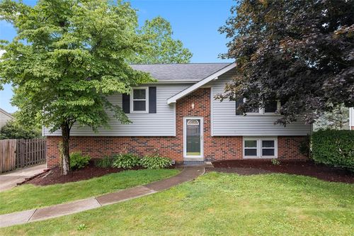 112 Irene Dr, Irwin, PA, 15642-8831 | Card Image
