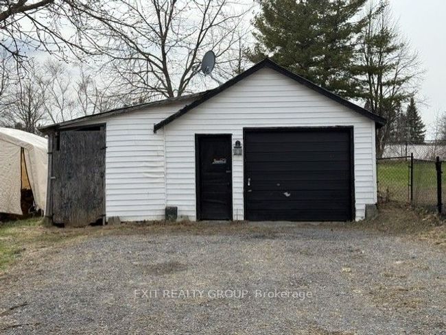 156 Henry St, House other with 2 bedrooms, 2 bathrooms and 6 parking in Stirling ON | Image 4