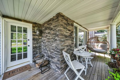 7 Atlantic Ave, East Moriches, NY, 11940-1327 | Card Image
