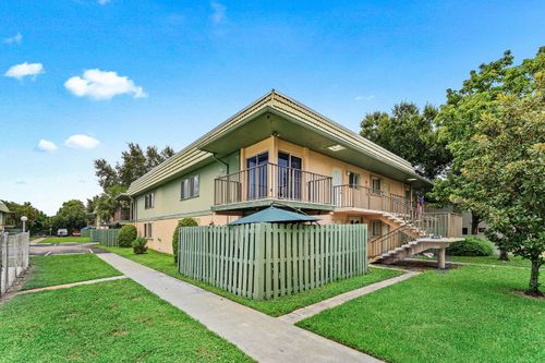 3-1866 Fairview Villas Dr, Palm Springs, FL, 33406-6678 | Card Image