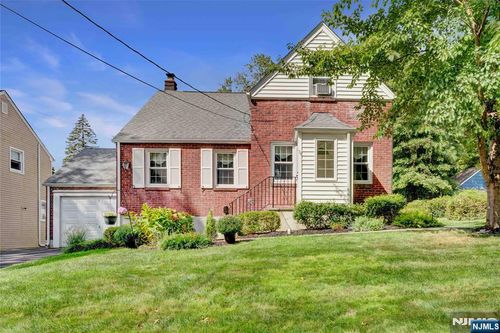 34 Mount Pleasant Pkwy, Livingston, NJ, 07039-2821 | Card Image