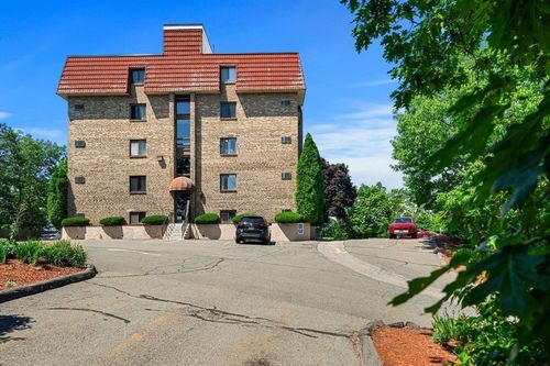 a2-159 Franklin St, Stoneham, MA, 02180-1527 | Card Image
