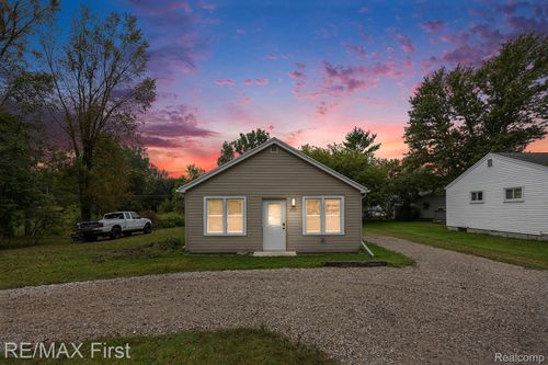 4807 Griswold Rd, Kimball, MI, 48074-2110 | Card Image