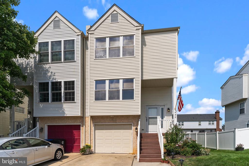 Pleasant Valley Dr, Conshohocken, PA 19428