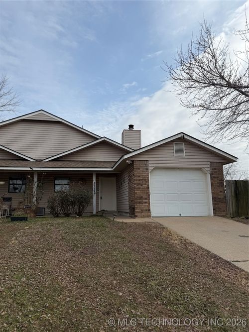 5727 S Vancouver Avenue, Tulsa, OK, 74107 | Card Image