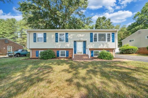 3871 Meadowlark Rd, Roanoke, VA, 24018-5119 | Card Image