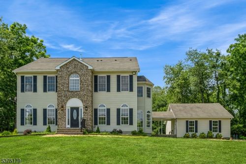 28 Church Rd, Newton, NJ, 07860-7035 | Card Image