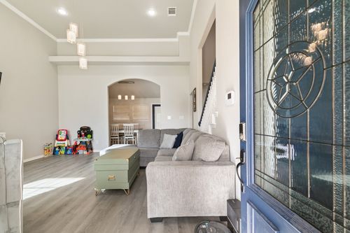 1103 Vintage Ave, Gainesville, TX, 76240-5944 | Card Image