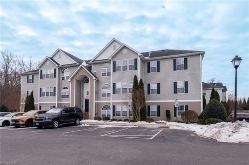 apt-m-4701 Pennoak Ln, Greensboro, NC, 27407-4099 | Card Image