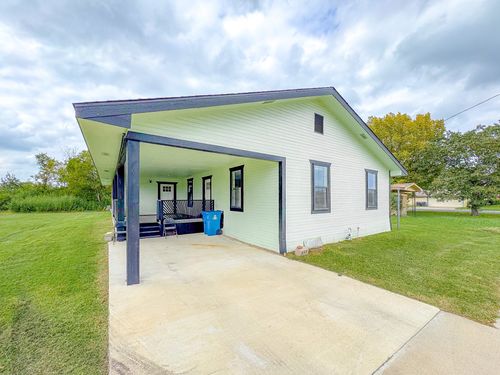 1112 E 13th Ave, Corsicana, TX, 75110-7501 | Card Image