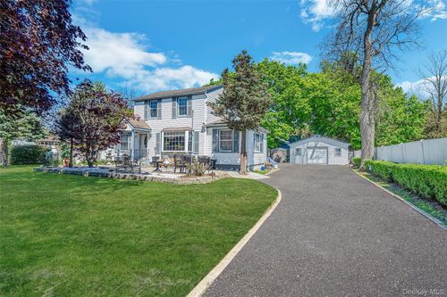 37 Grant Ave, Islip, NY, 11751-3541 | Card Image