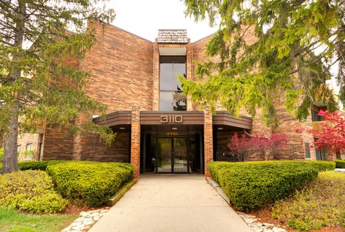 213-3110 Pheasant Creek Dr, Northbrook, IL, 60062-3313 | Card Image