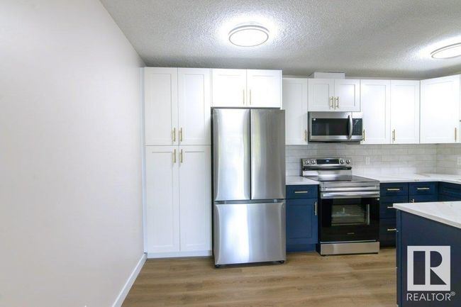 102 Primrose Gdns Nw, Townhouse with 3 bedrooms, 2 bathrooms and null parking in Edmonton AB | Image 5