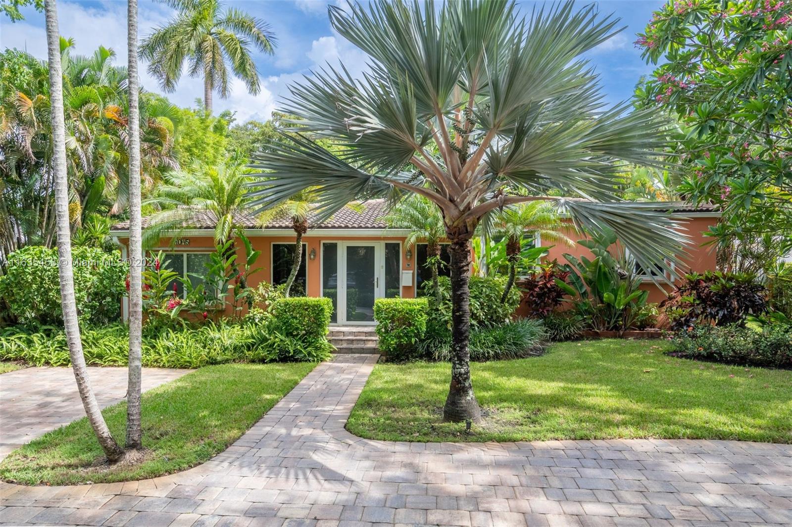 120th St, Biscayne Park, FL 33161