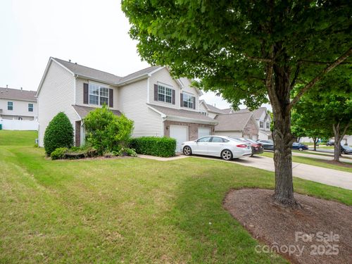 12222 Stratfield Place Cir, Pineville, NC, 28134-7313 | Card Image