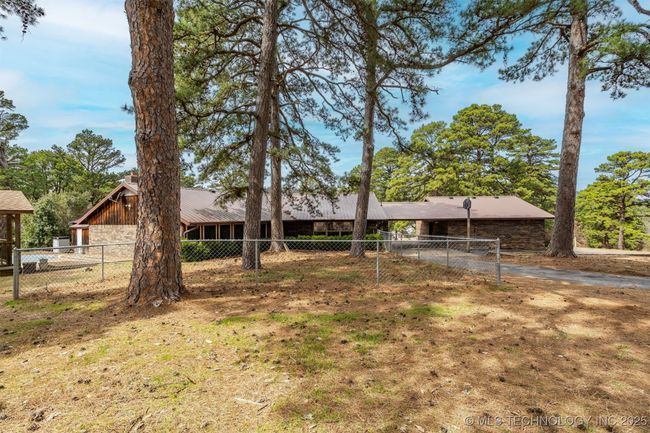 33742 Pleasant Valley Rd, House other with 3 bedrooms, 3 bathrooms and null parking in Poteau OK | Image 6
