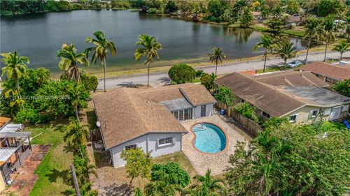 18400 Ne 8th Ave, North Miami Beach, FL, 33179-4650 | Card Image