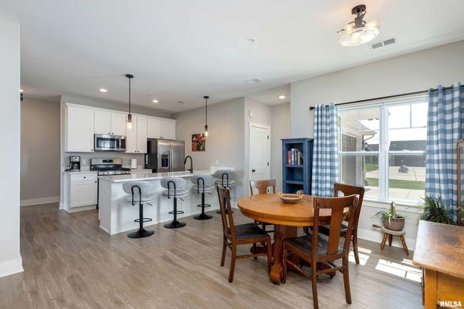 3036 Shanes Way, Condo with 2 bedrooms, 2 bathrooms and null parking in Bettendorf IA | Image 9