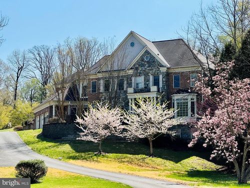 8605 Burning Tree Rd, BETHESDA, MD, 20817-2945 | Card Image