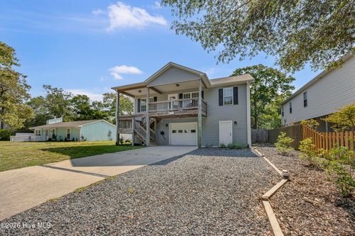 110 Nw 16th St, Oak Island, NC, 28465-7209 | Card Image