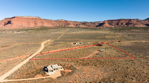 1555 S Lost Springs Dr, Kanab, UT, 84741-1254 | Card Image