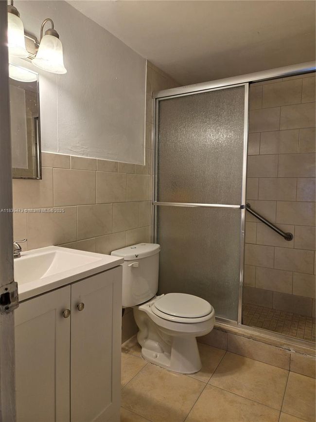 APT-206 - 5755 W 20 Th Ave, Condo with 2 bedrooms, 2 bathrooms and null parking in Hialeah FL | Image 13