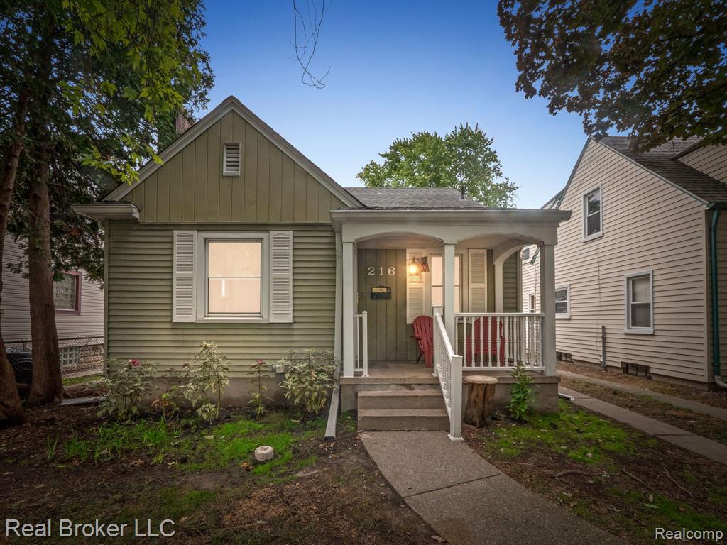 Alexander Ave, Royal Oak, MI 48067