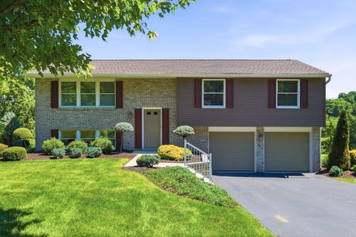 257 Lincoln Dr, Upper St. Clair, PA, 15241-1829 | Card Image