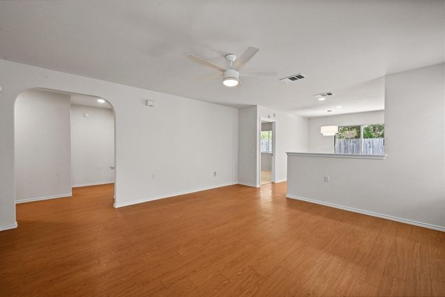 402 Colonial Park Blvd, House other with 3 bedrooms, 2 bathrooms and 2 parking in Austin TX | Image 6