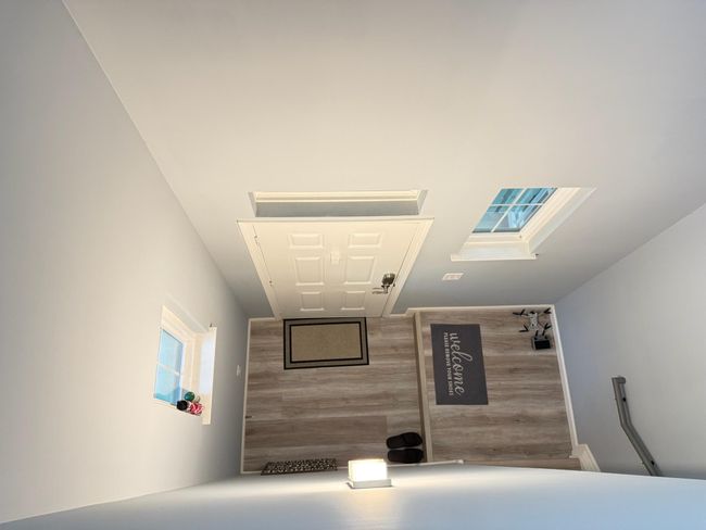 2 story foyer | Image 36