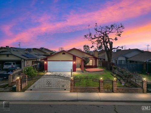 813 Orangewood St, Bakersfield, CA, 93306 | Card Image