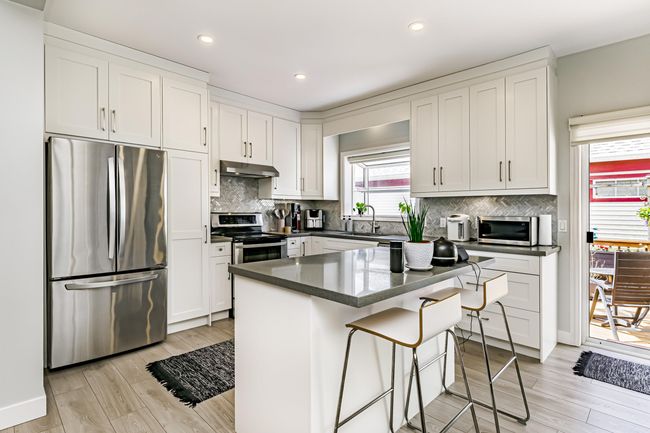 124 Evergreen Cres, House other with 5 bedrooms, 3 bathrooms and 4 parking in Anmore BC | Image 9
