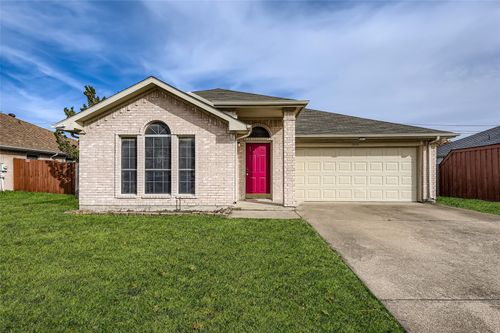 3326 Spring Meadow Ln, Grand Prairie, TX, 75052-6482 | Card Image