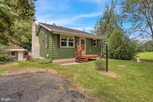 390 Hartman Rd, READING, PA, 19606-9422 | Card Image