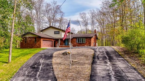 376 Twin Bay Trl, Willard, OH, 44890-9674 | Card Image