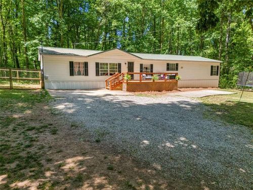 553 Pleasant Acres Dr, Maysville, GA, 30558-3228 | Card Image