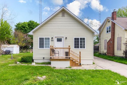 4124 4th St, Newport, MI, 48166-9670 | Card Image