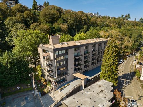 204-700 Crockett St, Seattle, WA, 98109-2461 | Card Image