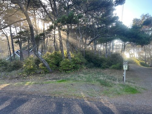 5400-88498 Rhododendron Dr, Florence, OR, 97439 | Card Image