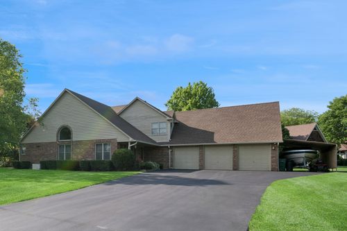 19466 W Aspen Dr, Mundelein, IL, 60060-4059 | Card Image