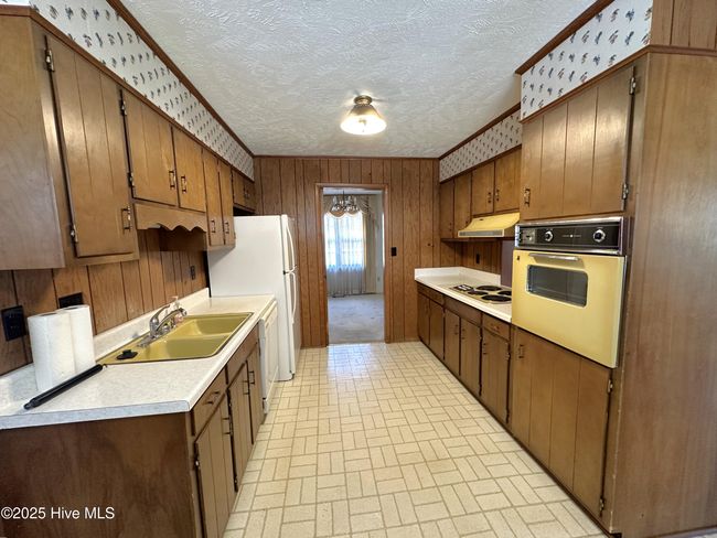 217 Summertree Ct, House other with 3 bedrooms, 3 bathrooms and 1 parking in Clinton NC | Image 5