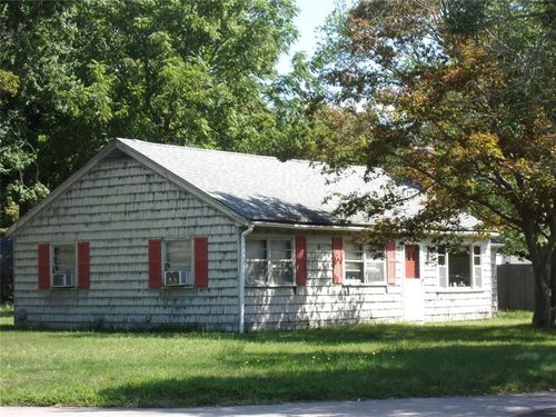 7 Western Ave, Barrington, RI, 02806-1549 | Card Image