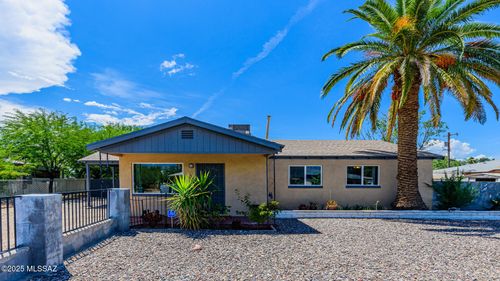 5538 E Waverly St, Tucson, AZ, 85712-3735 | Card Image
