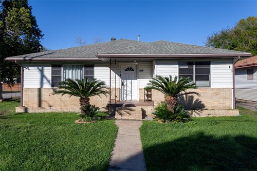 2248 7th Ave, Port Arthur, TX, 77642-5166 | Card Image