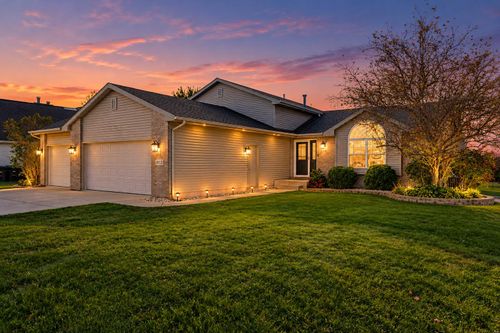 6943 Squirrel Creek Ave, Portage, IN, 46368 | Card Image